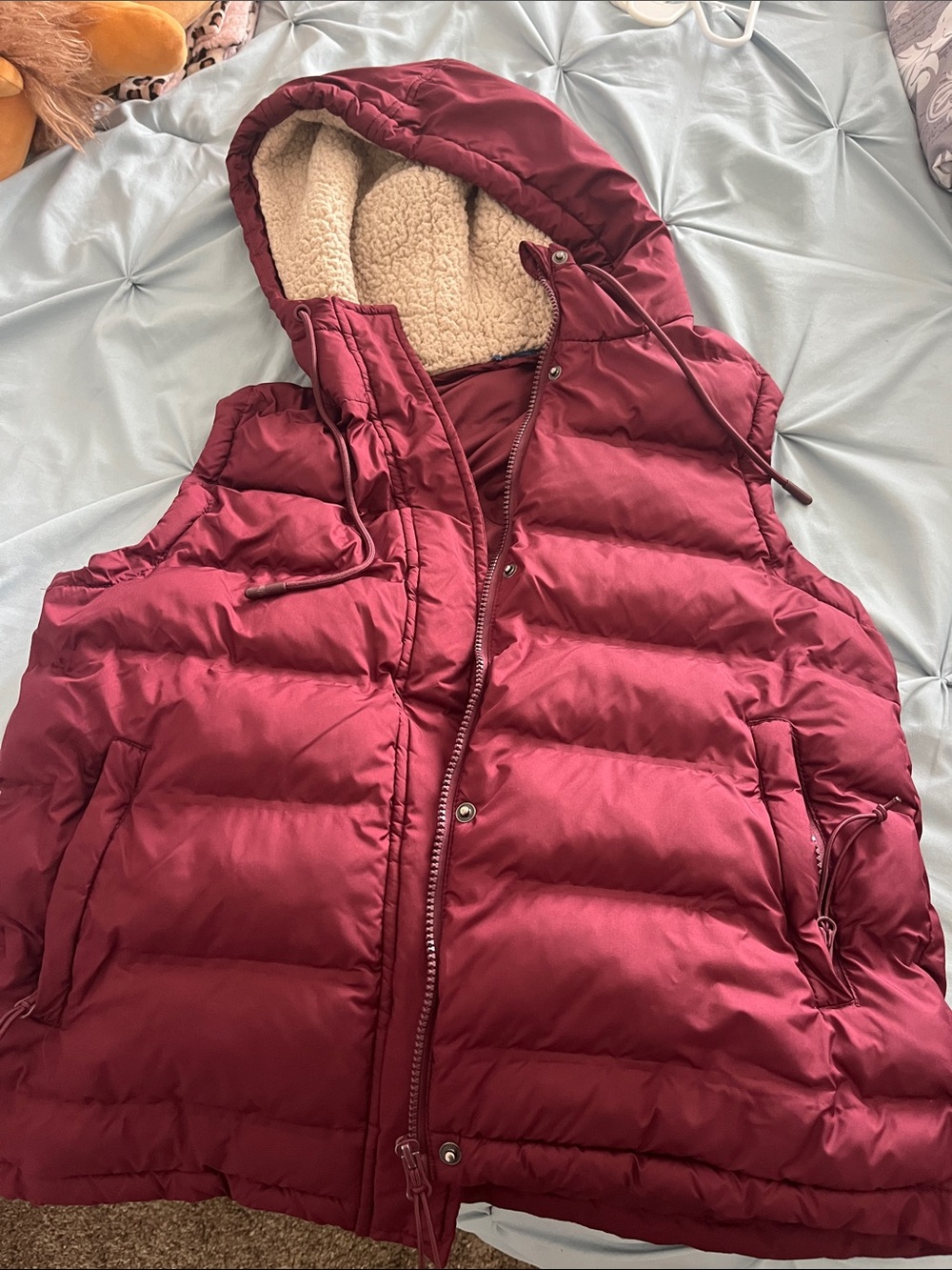 Women's Hooded Puffer Vest - Burgundy